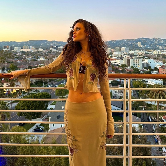 Set House of CB Asra Tie Front Top & Lailah Skirt in Artichoke - Picture 1 of 6